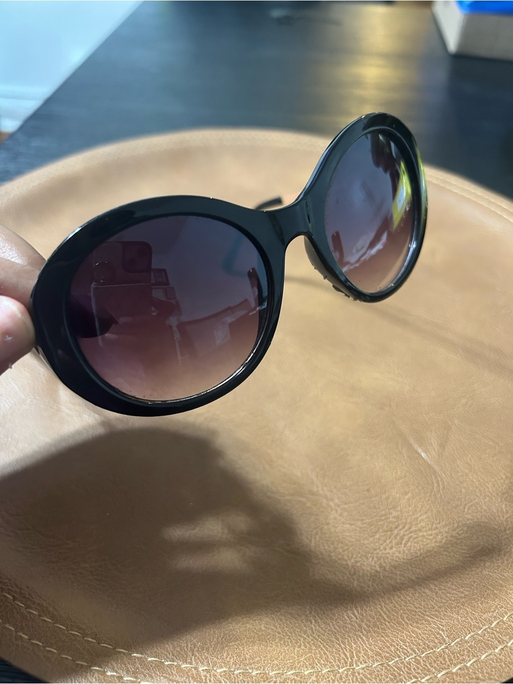 Black Round Gradient Lens Women's Sunglasses